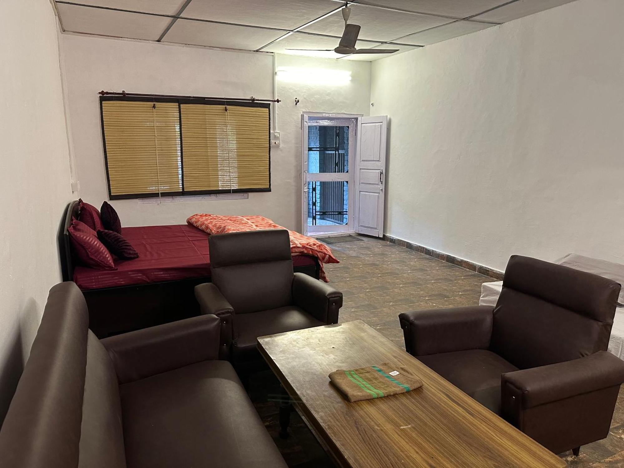 Dreamwoods A Travellers Farm Hostel Dharamshala Exterior photo