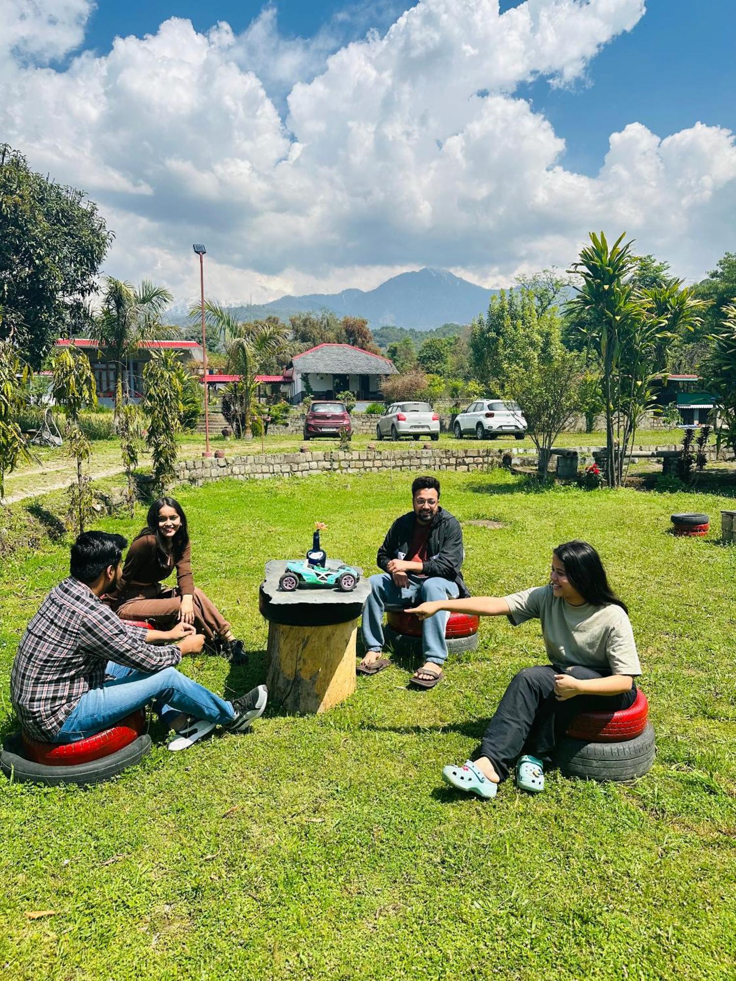 Dreamwoods A Travellers Farm Hostel Dharamshala Exterior photo