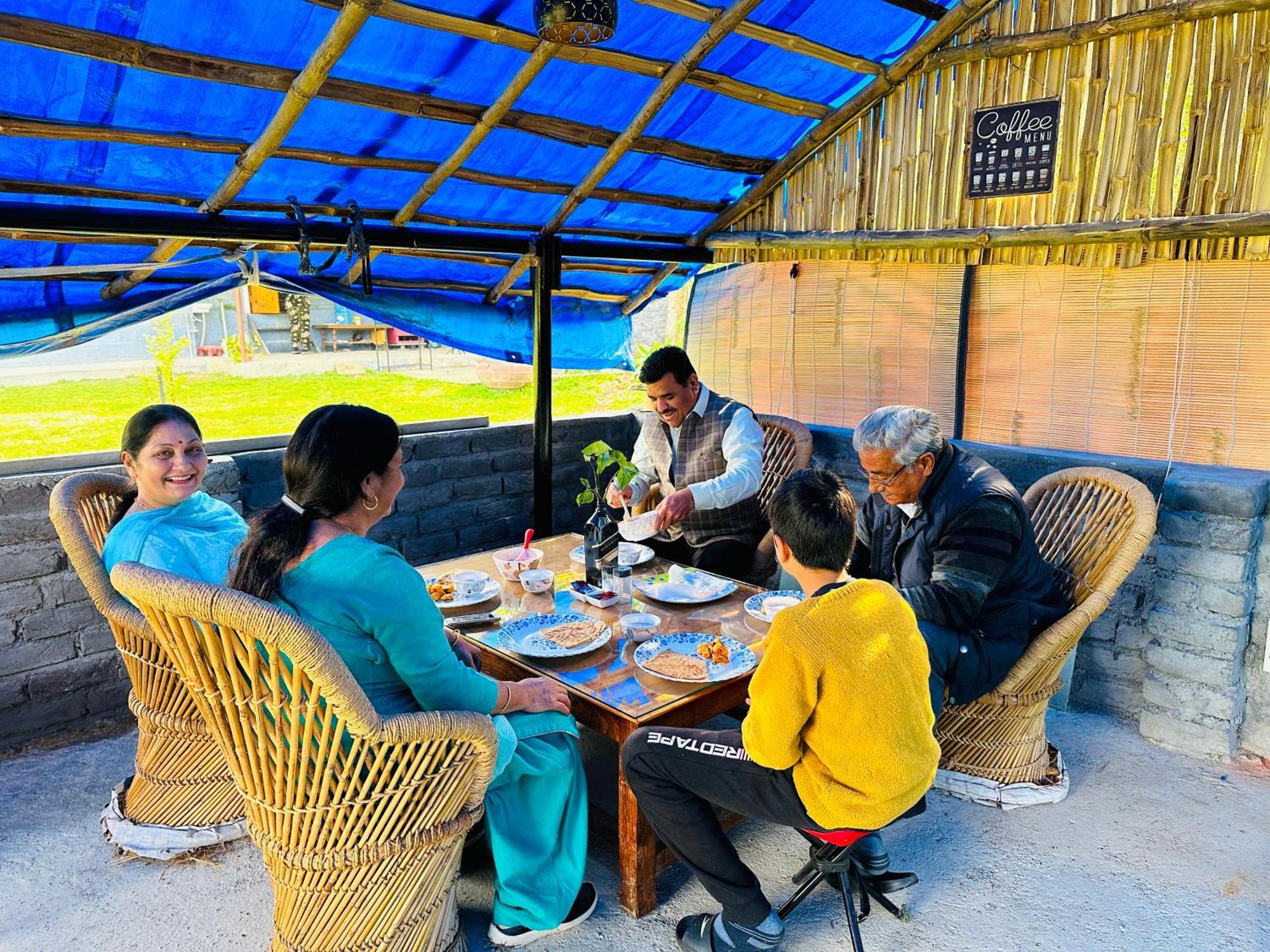 Dreamwoods A Travellers Farm Hostel Dharamshala Exterior photo